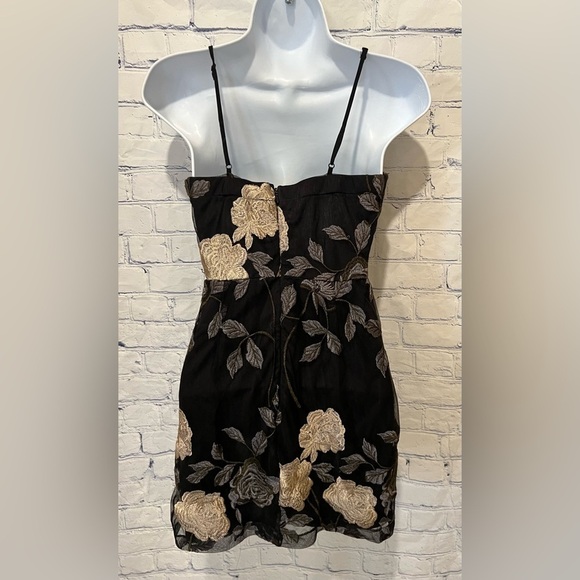 Lulus Elston Black Floral Embroidered Bodycon Dress Size Small - Picture 5 of 7